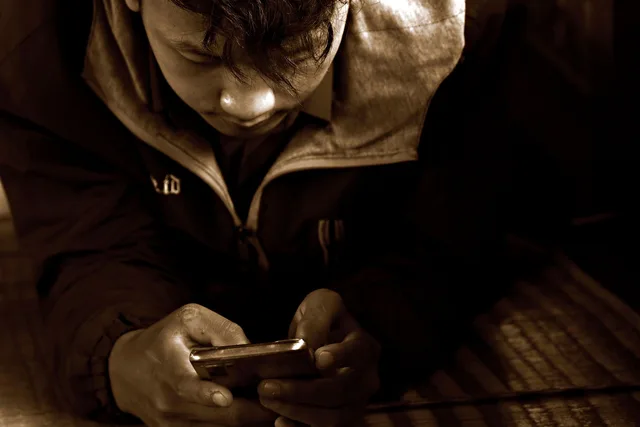 communication, smartphone, man, lifestyle, cellphone, message, text, chat, mobile phone. Turning a chat decision into a durable record